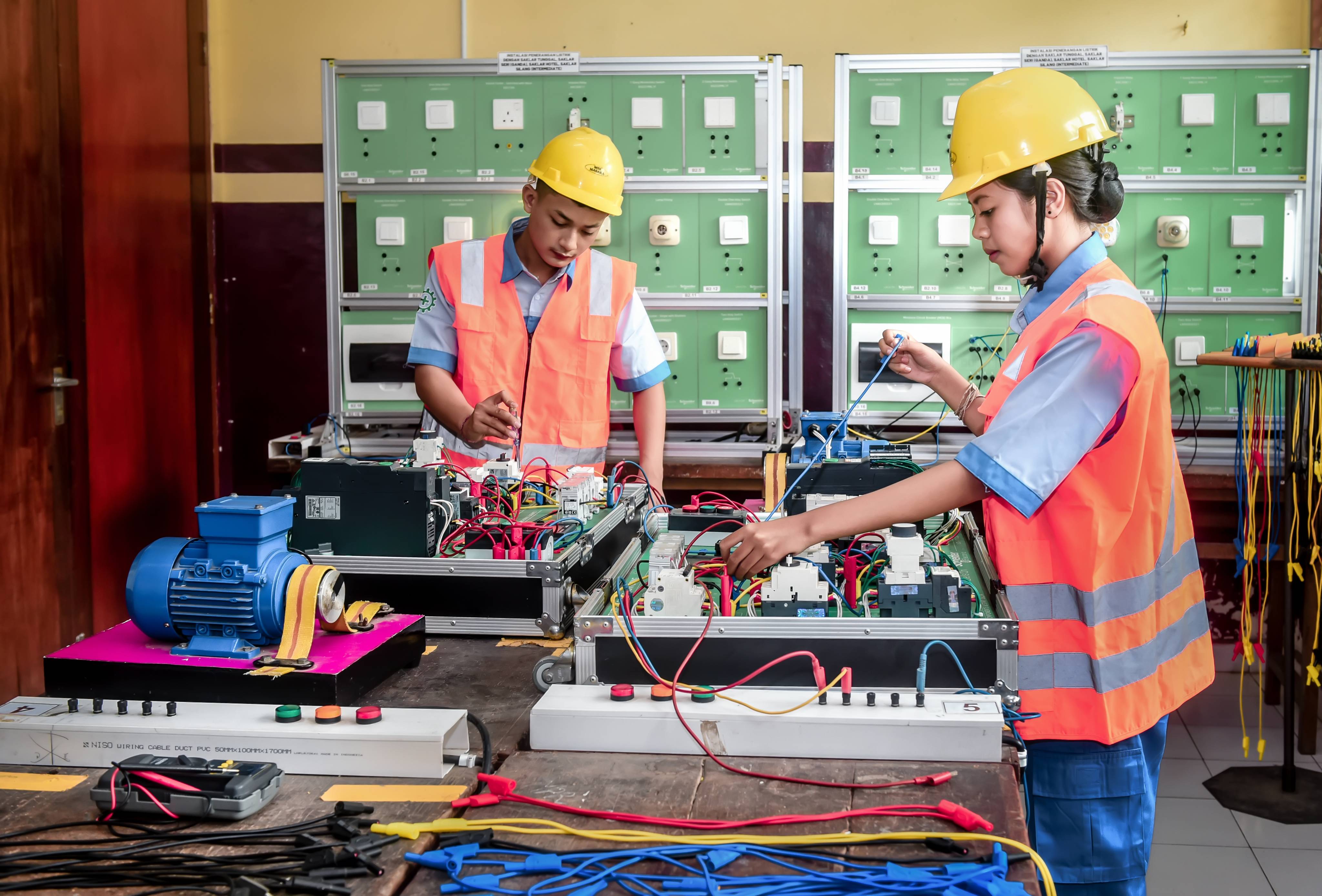 Teknik Instalasi Tenaga Listrik